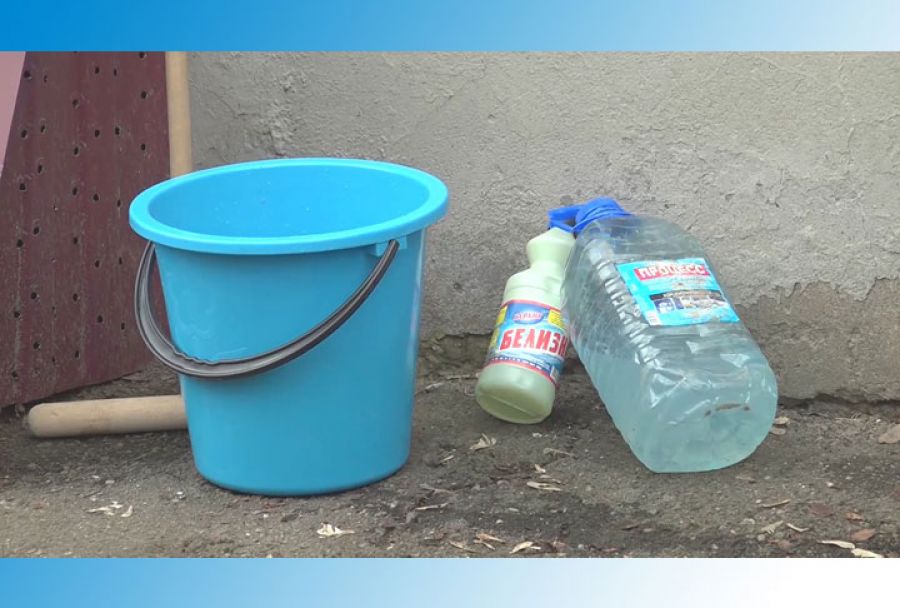 Дезинфекция подъездов продолжается