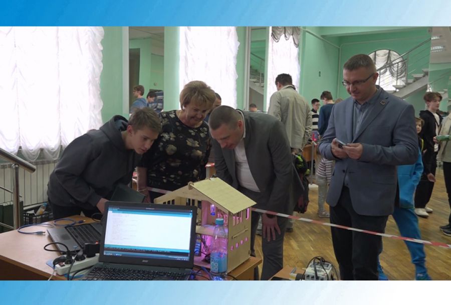 Робототехнику со всего округа представили на фестивале в ОДЦ «Октябрь»