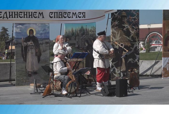 День округа. Дорога к Храму. Конный двор