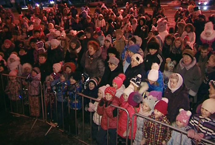 В Пересвете зажгли главную городскую ёлку