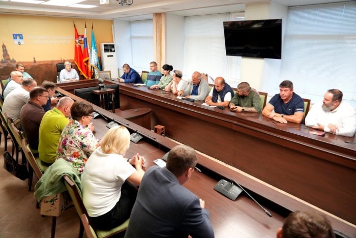 Наводить порядок в округе непросто