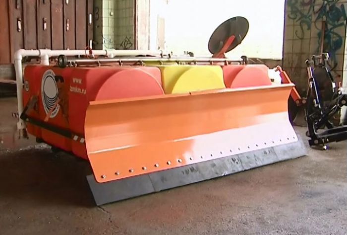 В помощь коммунальщикам прибыло 2 единицы новой уборочной технки