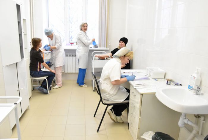 Россияне смогут обращаться в поликлиники без полиса ОМС