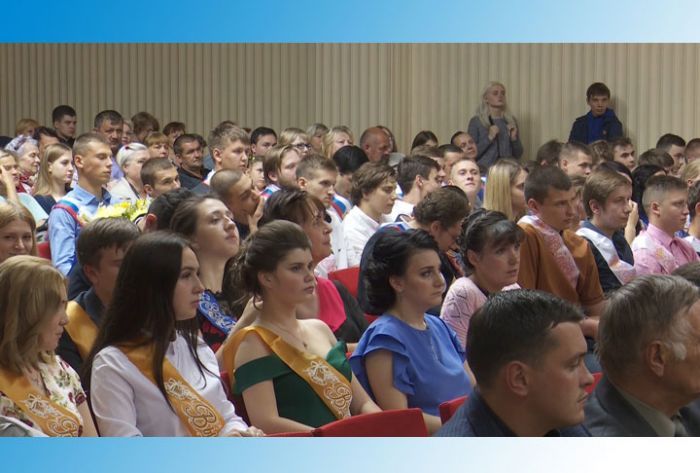 136 молодых специалистов попрощались с аграрным колледжем