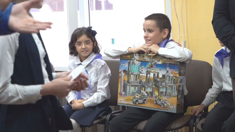 &laquo;Ёлка желаний&raquo; в 7-ой школе