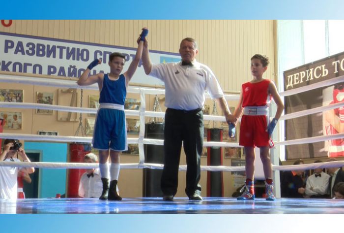 Открытый ринг спортивной школы &laquo;Центр&raquo;