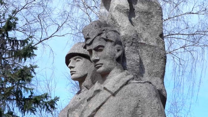 &laquo;Специальный репортаж&raquo;. Мемориалы округа готовят к 9 Мая