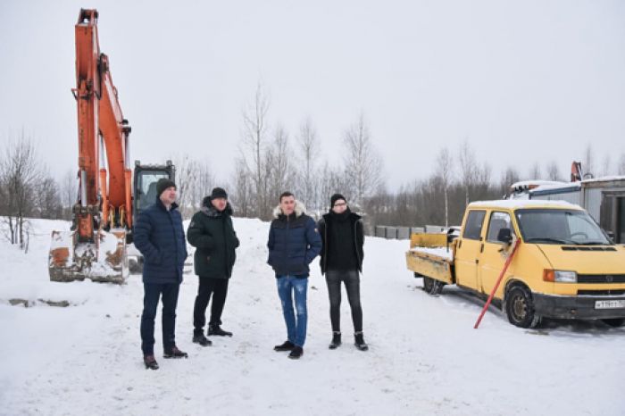Александр Легков и окружные депутаты побывали на строительстве новой школы на Зубачёвском поле