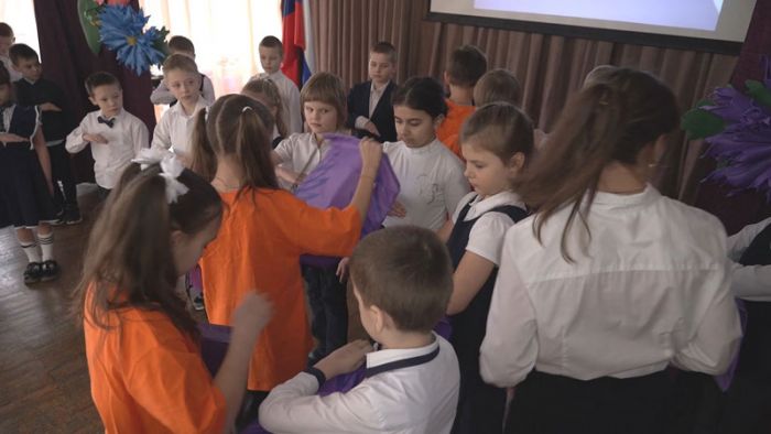 Учеников 8-ой школы приняли в «орлята»