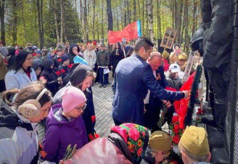 В Мишутино увековечили подвиг павших в бою соотечественников