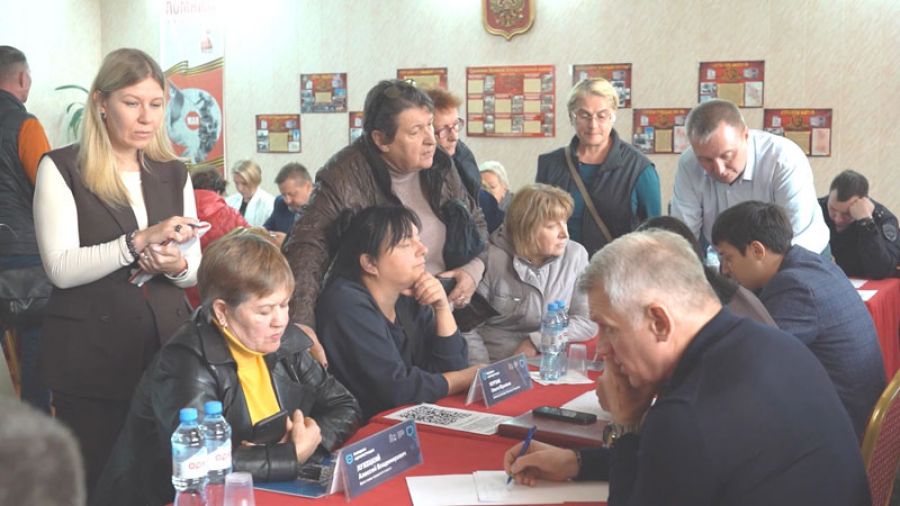 &laquo;Специальный репортаж&raquo;. Встреча представителей власти с сергиевопосадцами