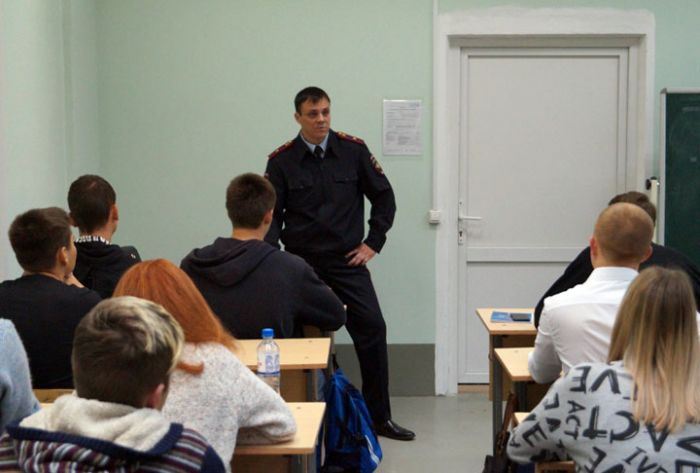Полицейские провели открытый урок по профилактике наркомании