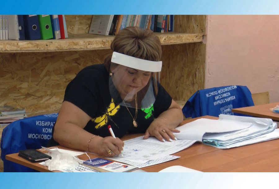 Продолжается голосование по поправкам в Конституцию