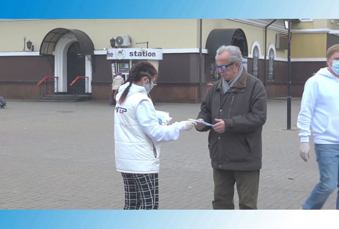 Жизнь не останавливается, но от вируса надо беречься