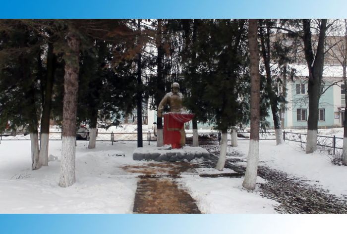 Состояние памятников проверяют депутаты