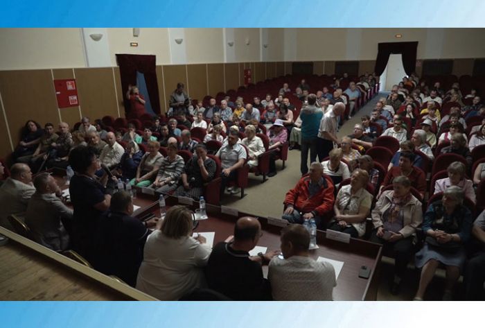 Жители микрорайона Звёздочка встретились с представителями власти
