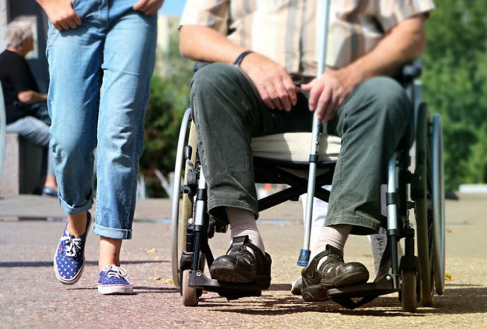 Живущих с инвалидами пенсионеров освободили от платы за капремонт