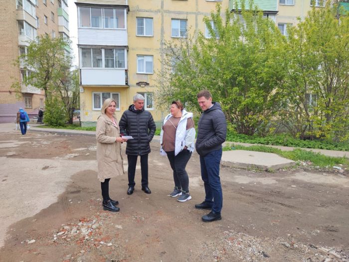Парковка у ТД &laquo;Юбилей&raquo; на Новоугличском шоссе приведена в порядок