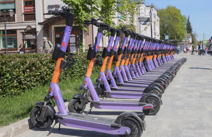 Жители Сергиево-Посадского округа могут воспользоваться специальным ботом, чтобы сообщить о нарушениях или неправильной парковке самокатов