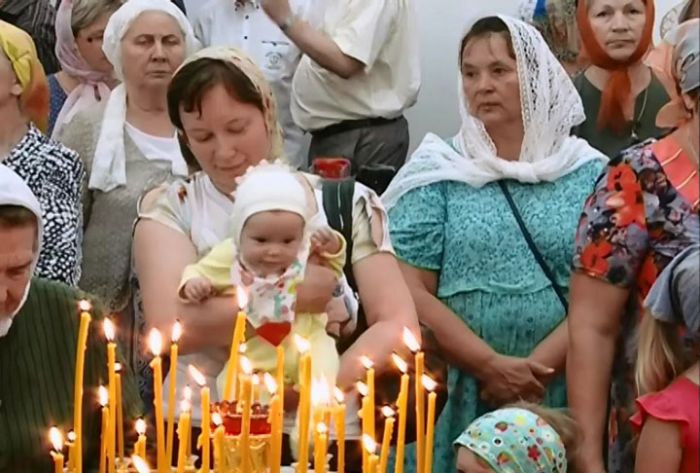 Православные отмечают день памяти преподобного Серафима Саровского