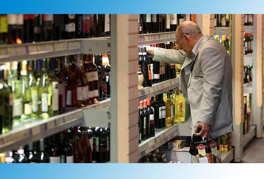 Минпромторг рекомендовал регионам не менять режим продажи алкоголя