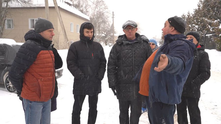 Власти продолжают выявлять снежные проблемы в округе