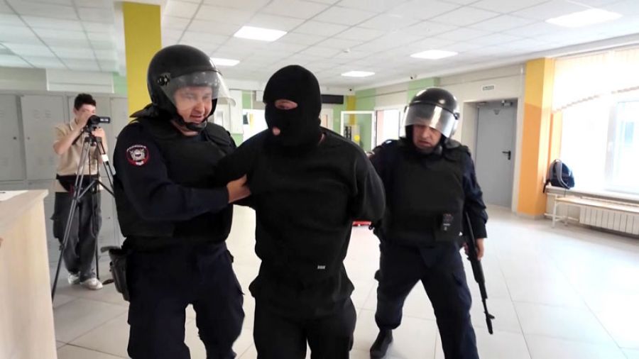 Антитеррористические учения прошли в 11-ой школе