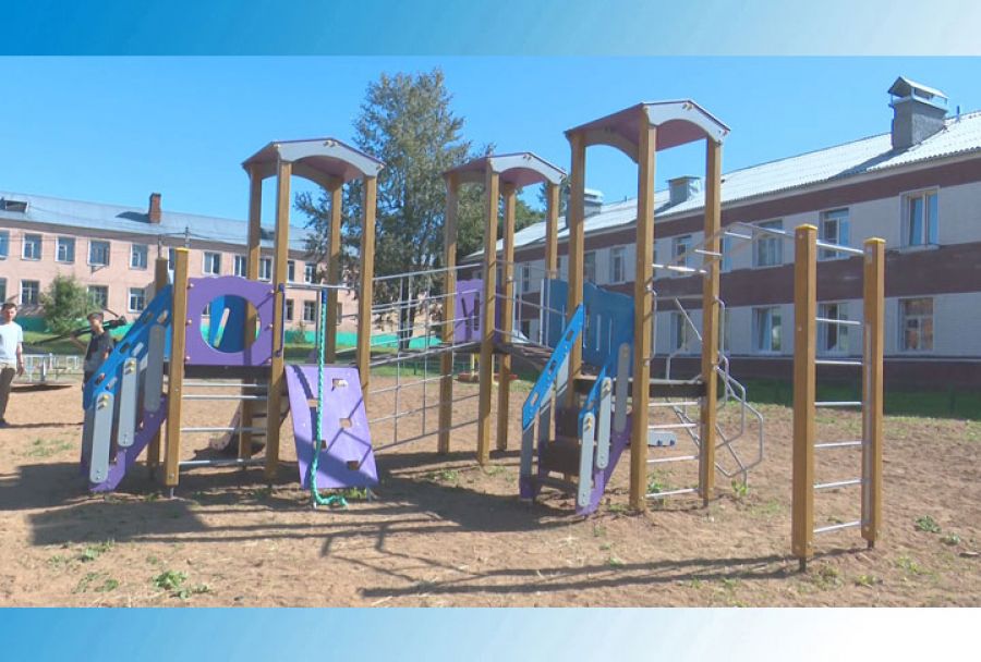 Двор по улице Строителей в Краснозаводске приводится в порядок