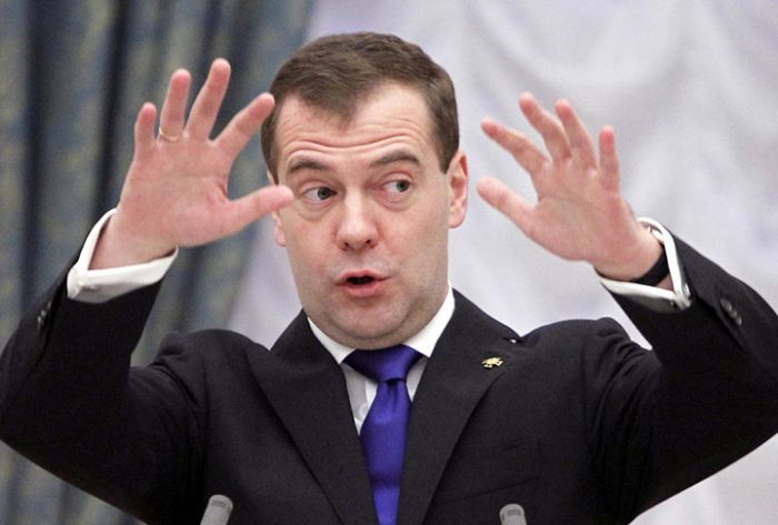 Медведев поддержал проект об оплате ЖКХ в обход управляющих компаний