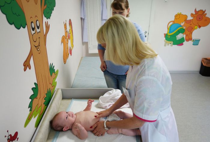 Подмосковным терапевтам и педиатрам поднимут зарплату