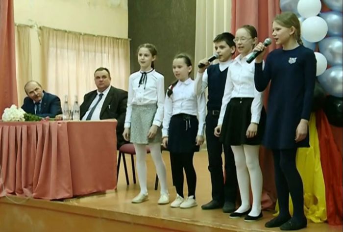 Лётчик-космонавт Александр Полещук пообщался со школьниками