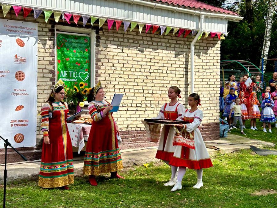 «День пирога» отметили в деревне Тураково