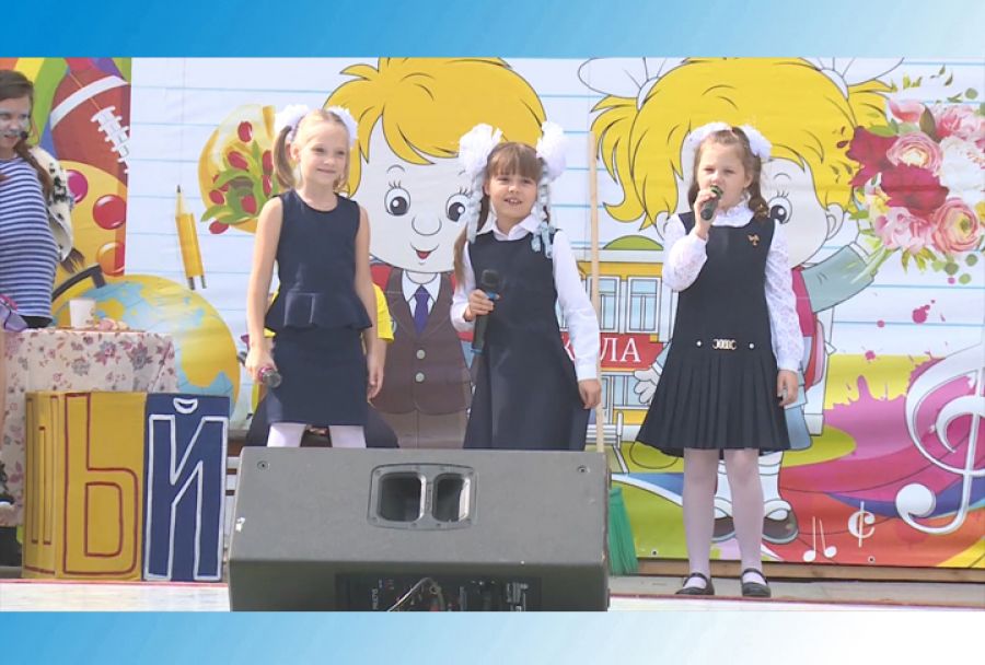 1 сентября у ДК Гагарина были и собаки, и кошки, и приятелей целый мешок