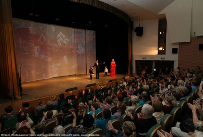 Участники программы «Активное долголетие» со всего Подмосковья собрались на концерте в Хотькове
